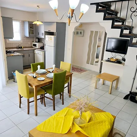 3 Bedrooms In Oeluedeniz, Ovacik