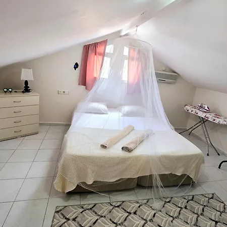 Apartment 3 Bedrooms In Oeluedeniz, Ovacik Oludeniz